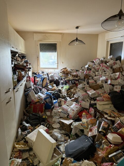 Pourquoi faire appel à des professionnels pour le nettoyage de logements post-mortem ? Image3 Rotated