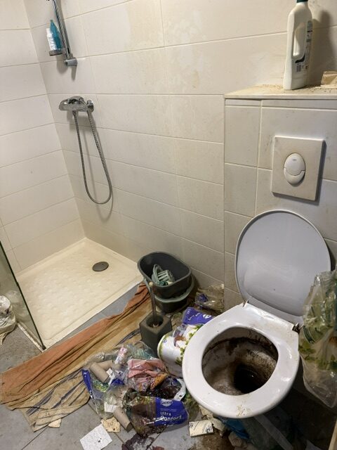 Les étapes essentielles du nettoyage après un incendie pour retrouver un intérieur sain Image4 Rotated